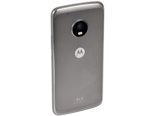 Smartphone Motorola Moto G5 Plus:
Procesador Qualcomm Octa-Core (2.0 GHz),
Memoria RAM de 2GB, Almacenamiento de 32GB (expandible con microSD),
Pantalla 5.2