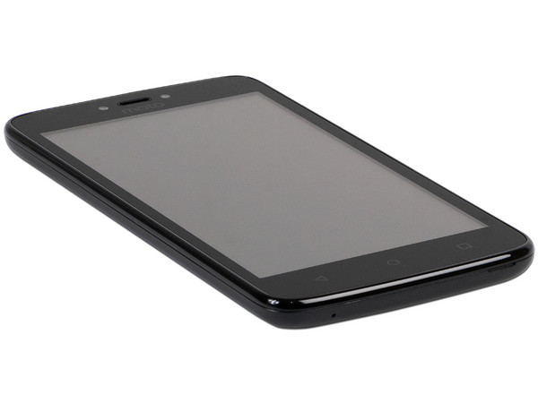 Smartphone Motorola Moto C:
Procesador Mediatek Quad Core (1.1 GHz),
Memoria RAM de 1GB, Almacenamiento de 8GB (expandible con microSD),
Pantalla 5