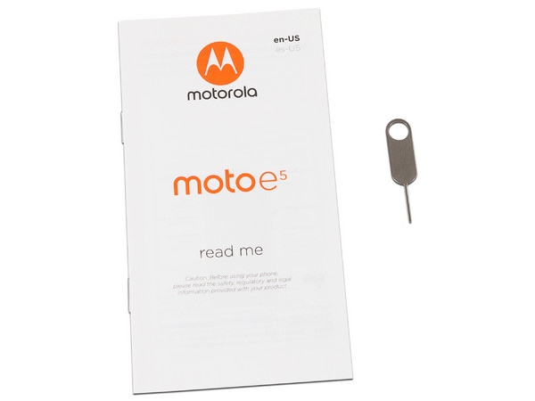 Smartphone Motorola Moto E5:
Procesador Quad Core (1.4 GHz),
Memoria RAM de 2GB, Almacenamiento de 16GB,
Pantalla LED Multi Touch de 5.7
