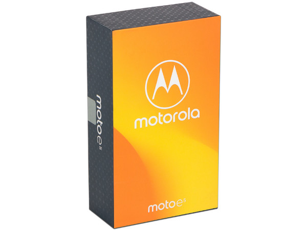 Smartphone Motorola Moto E5:
Procesador Quad Core (1.4 GHz),
Memoria RAM de 2GB, Almacenamiento de 16GB,
Pantalla LED Multi Touch de 5.7