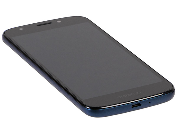 Smartphone Motorola Moto E5 Cruise:
Procesador Quad Core (1.40 GHz),
Memoria RAM de 2GB, Almacenamiento de 16GB (expandible con microSD),
Pantalla 5.2