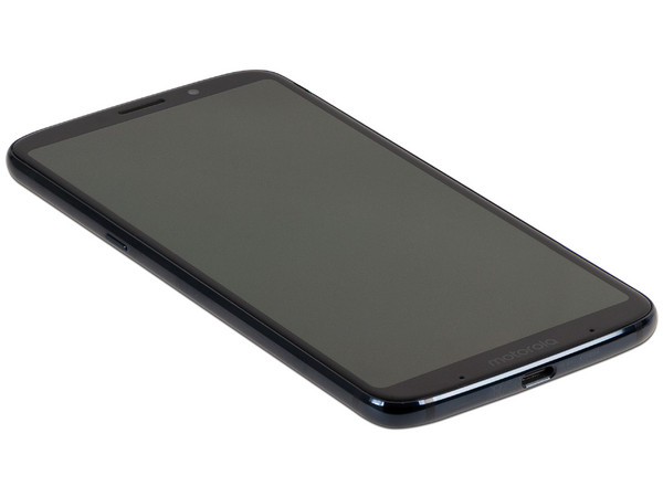 Smartphone Motorola Moto Z3 Play Deep Indigo:
Procesador Snapdragon 636 Octa Core (1.8 GHz),
Memoria RAM de 4GB, Almacenamiento de 64GB (expandible con microSD),
Pantalla 6