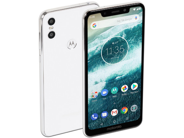 Smartphone Motorola Moto One:
Procesador Snapdragon 625 Octa Core (2.0 GHz),
Memoria RAM de 4GB, Almacenamiento de 64GB
(expandible con micro SD),
Pantalla de 5.9