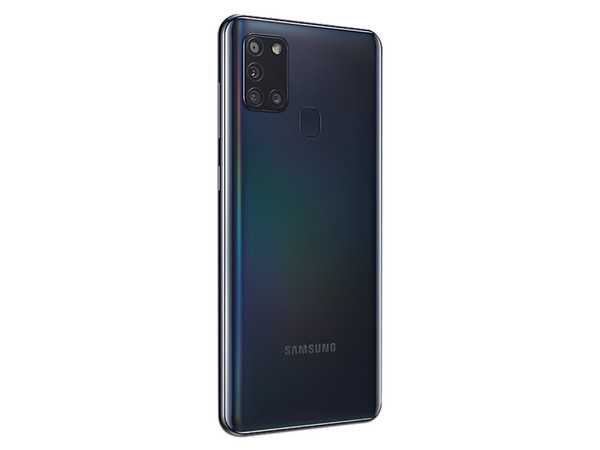 Smartphone Samsung Galaxy A21S: 
Procesador Octa Core (2.0 GHz),
Memoria RAM de 4GB, Almacenamiento de 64GB,
Pantalla LED Multi Touch de 6.5