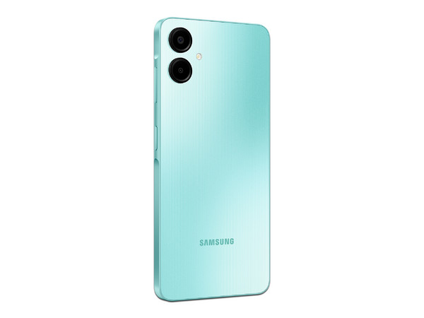 Smartphone Samsung Galaxy A06: 
Procesador Octa Core (2.0 GHz), 
Memoria RAM de 4GB, Almacenamiento de 64GB, 
Pantalla LED Multi Touch de 6.7