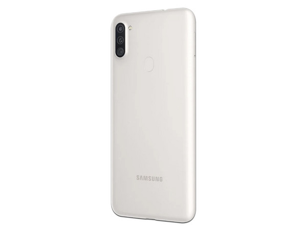 Smartphone Samsung Galaxy A11: 
Procesador Octa Core (hasta 1.8GHz), Memoria RAM de 3GB, Almacenamiento de 64GB, 
Pantalla LED Multi touch 6.4