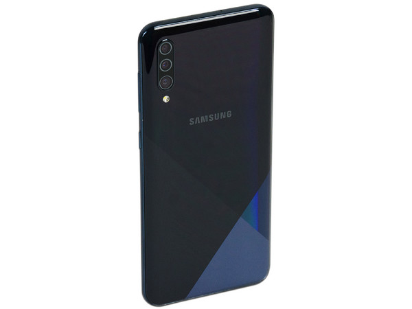 Smartphone Samsung Galaxy A30s:
Procesador Octa Core (hasta 1.8GHz),
Memoria RAM de 4GB,
Almacenamiento de 64GB,
Pantalla Super AMOLED de 6.2