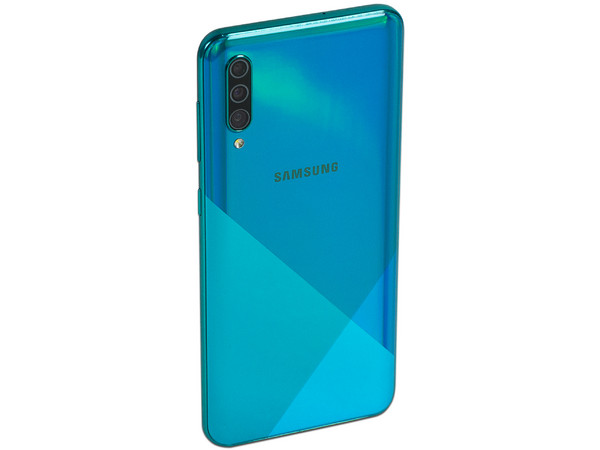 Smartphone Samsung Galaxy A30s:
Procesador Octa Core (hasta 1.8GHz),
Memoria RAM de 4GB,
Almacenamiento de 128GB,
Pantalla Super AMOLED de 6.2