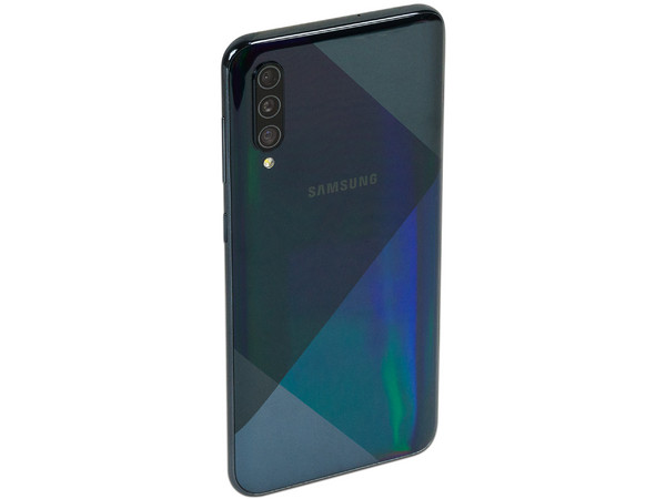 Smartphone Samsung Galaxy A50s:
Procesador Octa Core (hasta 2.3GHz),
Memoria RAM de 6GB,
Almacenamiento de 128GB,
Pantalla Super AMOLED de 6.2