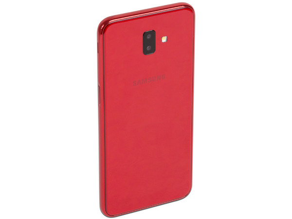 Smartphone Samsung Galaxy J6+:
Procesador Quad Core (1.40 GHz),
Memoria RAM de 3GB, Almacenamiento de 32GB (expandible con microSD),
Pantalla de 5.99