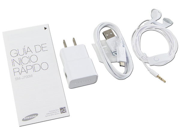 Smartphone Samsung Galaxy J7:
Procesador Octa Core (1.5 GHz),
Memoria RAM de 1.5GB, Almacenamiento de 16GB (expandible con microSD),
Pantalla 5.5