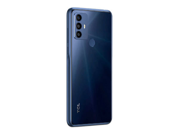 Smartphone TCL 30SE: 
Procesador Helio G25 (hasta 2.0 GHz), 
Memoria RAM de 4GB, Almacenamiento de 64GB, 
Pantalla LED Multi Touch de 6.52