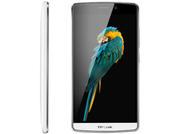 Smartphone TP-LINK Neffos C5 Max:
Procesador Mediatek Octa Core (1.3 GHz),
Memoria RAM de 2GB, Almacenamiento de 16GB (expandible con microSD),
Pantalla 5.5