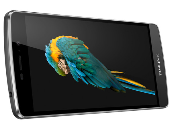 Smartphone TP-LINK Neffos C5 Max:
Procesador Mediatek Octa Core (1.3 GHz),
Memoria RAM de 2GB, Almacenamiento de 16GB (expandible con microSD),
Pantalla 5.5