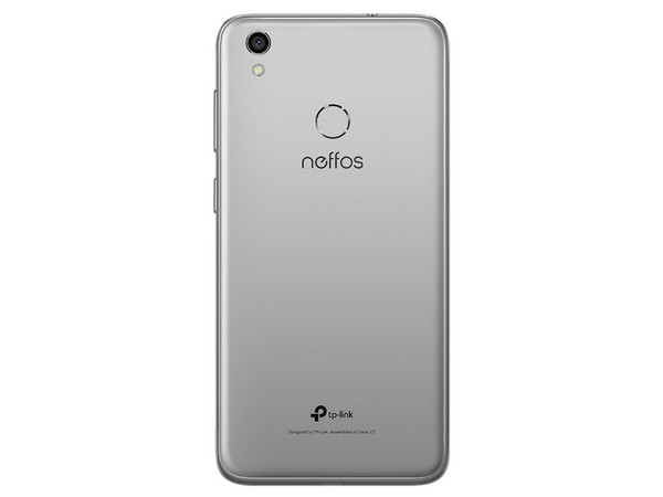 Smartphone TP-LINK Neffos C7:
Procesador Mediatek MT6750 (1.5 GHz),
Memoria RAM de 2GB, Almacenamiento de 16GB (expandible con microSD),
Pantalla 5.5
