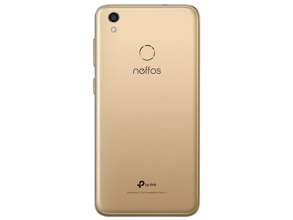 Smartphone TP-LINK Neffos C7:
Procesador Mediatek MT6750 (1.5 GHz),
Memoria RAM de 2GB, Almacenamiento de 16GB (expandible con microSD),
Pantalla 5.5