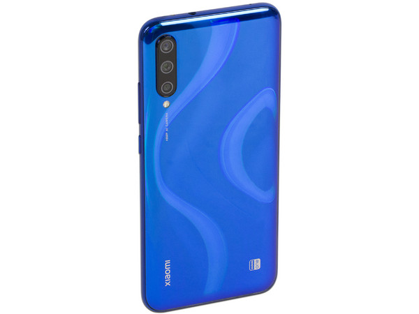 Smartphone Xiaomi Mi A3: 
Procesador Octa Core (hasta 2.0 GHz) 
Memoria RAM de 4GB, Almacenamiento de 64GB,
Pantalla AMOLED de 6