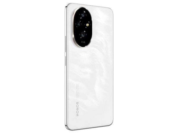 Smartphone Honor 200:
Procesador Snapdragon 7 Gen 3 (hasta 2.63 Ghz),
Memoria RAM 8GB,
Almacenamiento de 256GB,
Pantalla AMOLED de 6.7