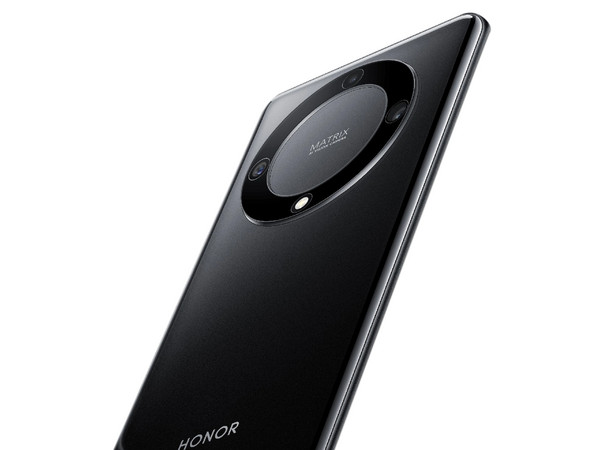 Smartphone HONOR Magic5 Lite: 
Procesador Snapdragon 695 (hasta 2.20 GHz), 
Memoria RAM 8GB, 
Almacenamiento de 256GB, 
Pantalla OLED Multi-touch FHD+ de 6.67