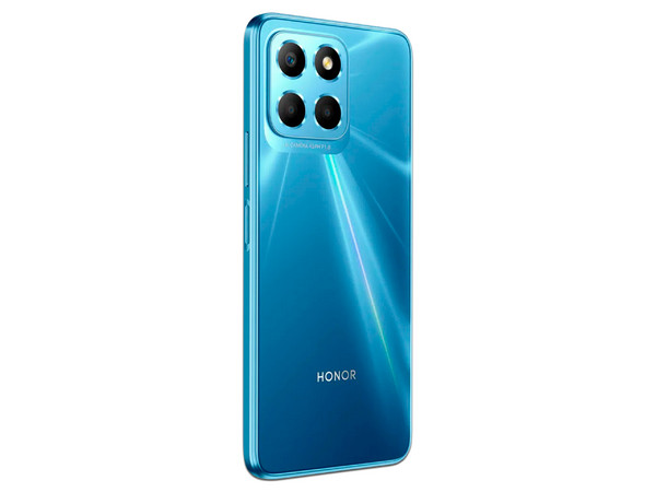Smartphone Honor X6:
Procesador MediaTek Helio G25 (hasta 2.0 GHz),
Memoria RAM de 4GB, Almacenamiento de 64GB,
Pantalla LED Multi Touch de 6,5
