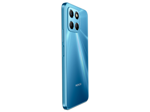 Smartphone Honor X6: 
Procesador MediaTek Helio G25 (hasta 2.0 GHz), 
Memoria RAM de 4GB, 
Almacenamiento de 64GB, 
Pantalla LED de 6,5