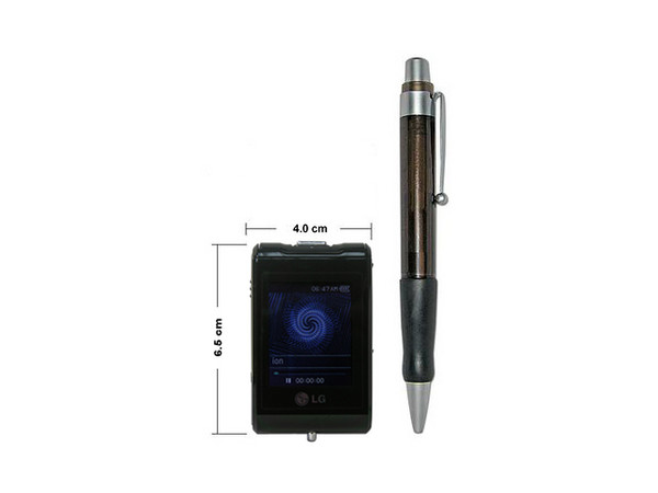 LG FM30 Reproductor de MP3, Radio FM, Fotos, Videoclips y Grabador de Voz. 1GB, Color Negro.