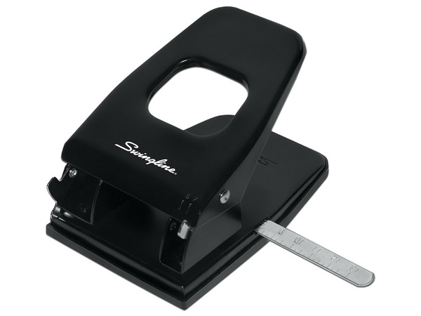 Perforadora ACCO Brands P2089, 2 Orificios, Distancia de 7 y 8cm. Color Negro.