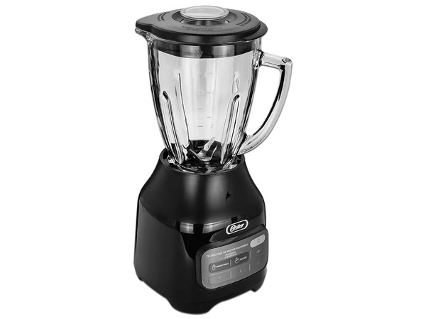 Licuadora Oster de 800W, Vaso de 1.5L, 110V. Color Negro.