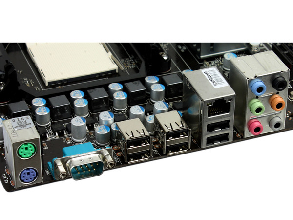 T. Madre MSI 870-G45, ChipSet AMD 770,
Soporta: Phenom II X4 de Socket AM3,
Integrado: Audio HD, Red Gigabit,
Memoria: DDR3 1600 (O.C.)1333/1066MHz,
Diseño ATX, Ptos: 2xPCIEX16, 1xPCIEX1, 3xPCI