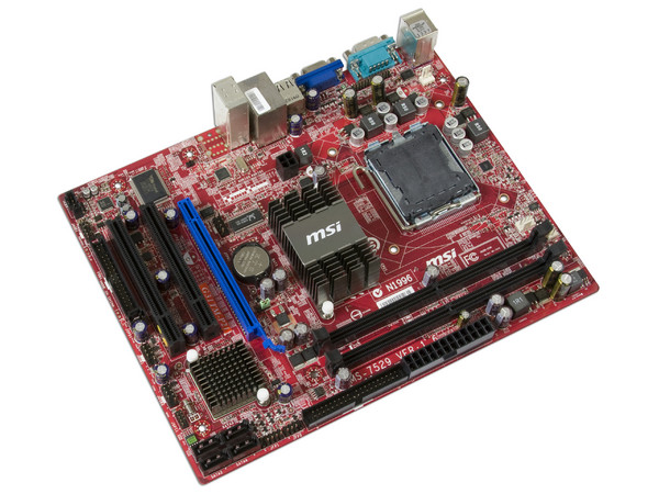 Tarjeta Madre MSI G31TM-P21, ChipSet Intel G31,
Soporta: Core 2 Quad, Core 2 Duo, 1600(O.C)/1333/1066MHz,
Memoria: DDR2 800/667MHz, 2 Bancos, 8GBMax,
Integrado: Audio HD, Red, Video Intel, Diseño: mATX,
Puertos: 1xPCIEx16, 2xPCI