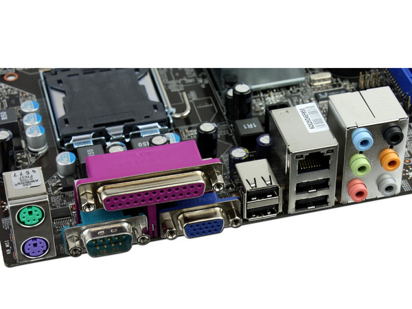 Tarjeta Madre MSI G41M-P28, ChipSet Intel G41,
Soporta: Core 2 Quad, Core 2 Duo, Celeron,
Memoria: DDR3 1333* (OC)/ 1066/800MHz, 8GBMax,
Integrado: Audio HD, Red, Video Intel GMA X4500, 
Diseño: mATX, Puertos: 1xPCIEx16, 2xPCI