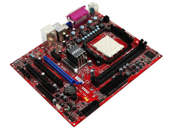 T. Madre MSI GF615M-P33, ChipSet 6150SE,
Soporta: Phenom II X3 y X4 de Socket AM3,
Integrado: Video NVIDIA 6150SE, AudioHD, Red,
Memoria: DDR3 1333/1066MHz,
Diseño mATX, Ptos: 1xPCIEX16, 1xPCIEx1, 2xPCI