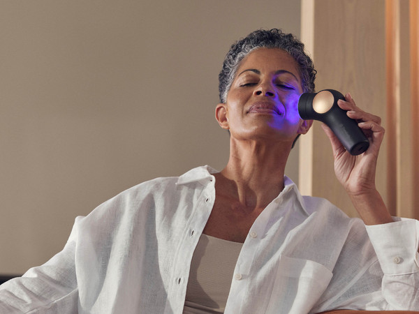 Masajeador eléctrico facial TheraFace Pro, 6 en 1, Color Negro.
