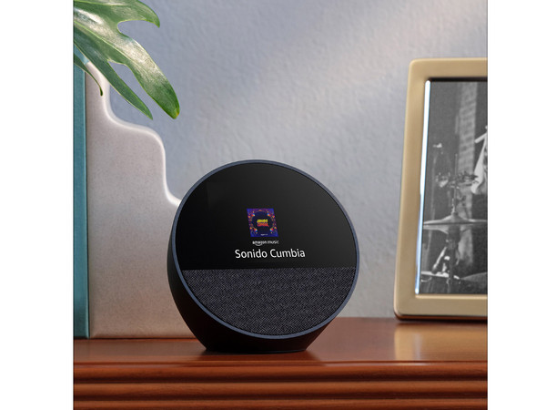 Alarma Inteligente Amazon Echo Spot con Alexa, Wi-Fi 5. Color Negro.