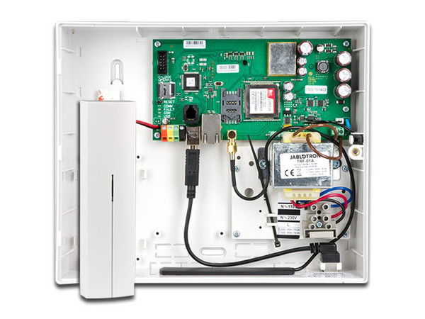 Panel de Control JA-107KRY JABLOTRON, LAN, GSM y Modulo de Radio para 120 Dispositivos inálambricos.