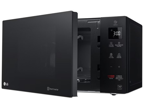 Horno Microondas LG Smart Inverter NeoChef de 1.5 pies, tecnología EasyClean, color negro.