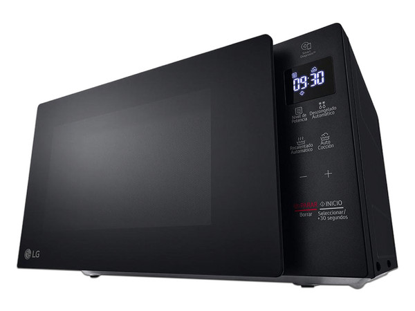Horno de Microondas LG NeoChef de 0.7 Pies, 700W, Color Negro.