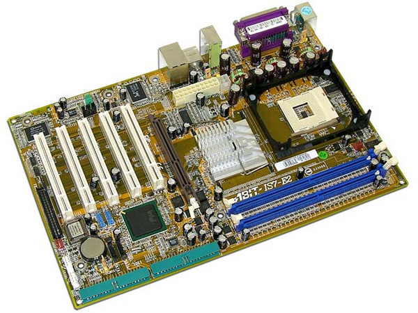 T. Madre Abit IS7-E2, ChipSet Intel 865PE + ICH5,
Soporta: Pentium 4, Socket 478, 800/533/400MHz,
Integrado: Audio 6 Canales , Red 10/100, SATA 150,
Memoria: 2xBancos DDR400, 2GB Max,
Diseño: ATX, Ptos: 1 x AGP 8X, 5 x PCI, 4x USB 2.