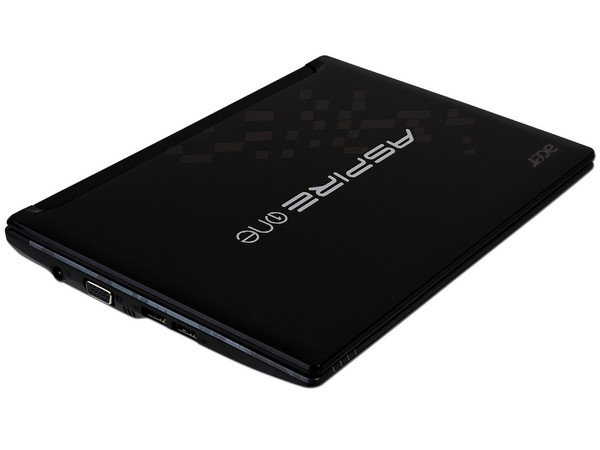 Netbook Acer Aspire One D260-13686:
Procesador Intel Atom N455 (1.66GHz),
Memoria de 1GB DDR3,  Disco Duro 250GB,
Pantalla de 10.1