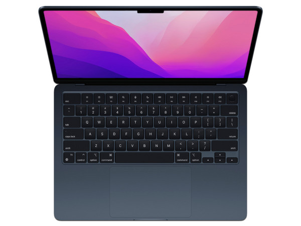 MacBook Air:
Procesador Apple M2,
Memoria de 8GB DDR4,
SSD de 256GB,
Pantalla de 13.6