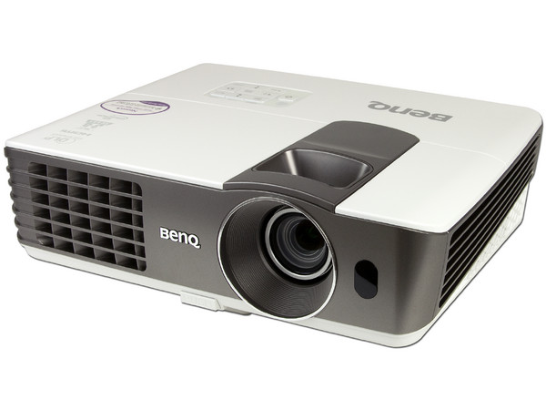 Proyector BenQ MX711, Resolución de 1024 x 768 y 3200 ANSI lúmenes y 3D Ready.