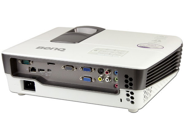 Proyector BenQ MX711, Resolución de 1024 x 768 y 3200 ANSI lúmenes y 3D Ready.