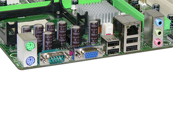 T. Madre Biostar P4M900-M4, ChipSet VIA P4M900,
Soporta: Pentium 4 Prescott, Socket 478,
Integrado: Video Chrome9 HC IGP, Audio y Red,
Memoria: DDR2 533/667MHz, 2 Bancos, 4GB Max,
Diseño: Micro ATX, Ptos: 1x PCI-E X16, 1xPCI-EX1, 2xP