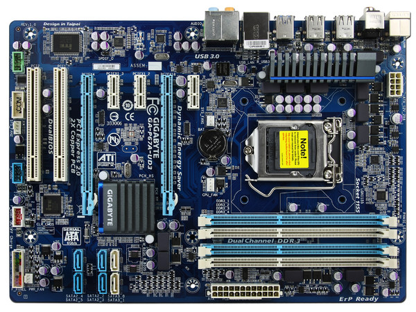 T. Madre Gigabyte GA-P67A-UD3, ChipSet Intel P67 Exp.,
Soporta: Core i7, Core i5 y Core i3 de Socket 1155,
Integrado: Audio HD, Red 10/100/1000, 
Memoria: DDR3 2133/1866/1600, 16GB Max, 
ATX, Ptos: 2xPCEx16, 3xPCIEx1, 2XPCI