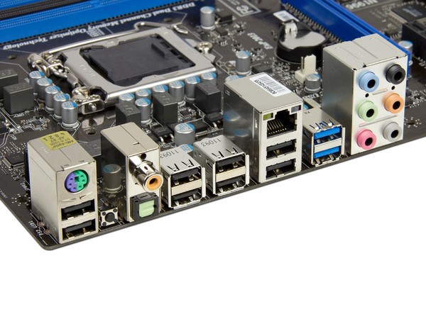 T. Madre MSI P67A-C43 (B3), ChipSet Intel P67 Ex.,
Soporta: Core i7/i5/i3 de Socket 1155,
Integrado: Audio HD, Red,
USB 3.0 y SATA 3.0,
Memoria: 1600(O.C.)/1333/1066MHz, 32GB Max,
ATX, Ptos: 1xPCIEx16, 3xPCIEx1