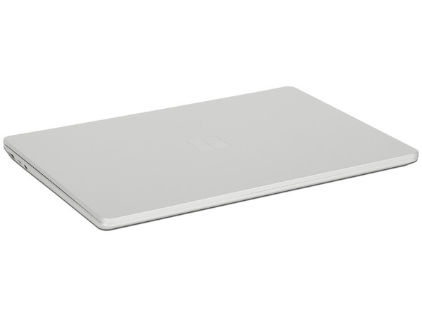 Laptop Microsoft Surface Go:
Procesador Intel Core i5 1035G1 (hasta 3.60 GHz),
Memoria de 4GB LPDDR4x,
Almacenamiento de 64GB,
Pantalla de 12.4