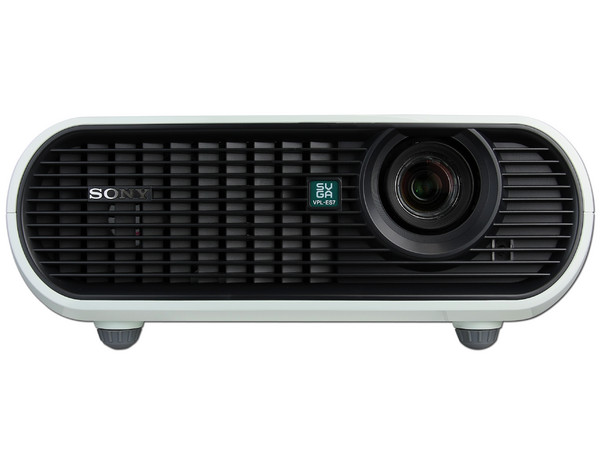 Proyector Sony VPL-ES7, Resolución de 800 x 600 y 2,000 lúmenes.