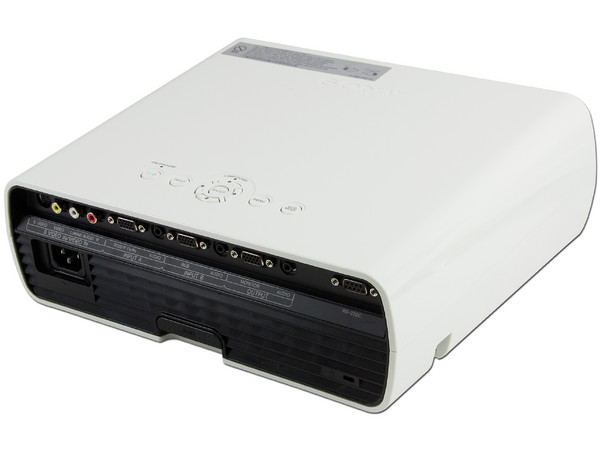 Proyector Sony XGA VPL-EX120, Resolución de 1024 x 768 y 2,600 lúmenes.