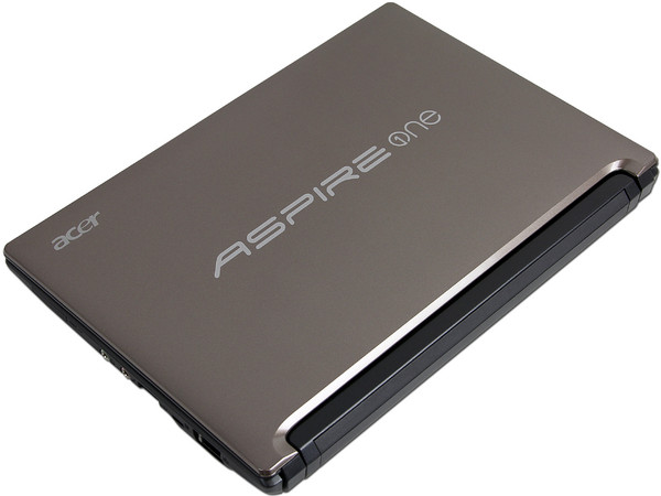 Netbook Acer Aspire ONE D255E-13893:
Procesador Intel Atom N455 (1.66GHz),
Memoria de 1GB DDR3,  Disco Duro 250GB,
Pantalla LED de 10.1
