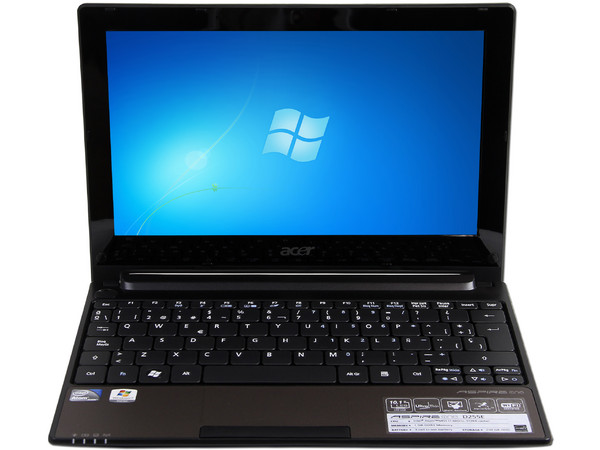 Netbook Acer Aspire ONE D255E-13893:
Procesador Intel Atom N455 (1.66GHz),
Memoria de 1GB DDR3,  Disco Duro 250GB,
Pantalla LED de 10.1